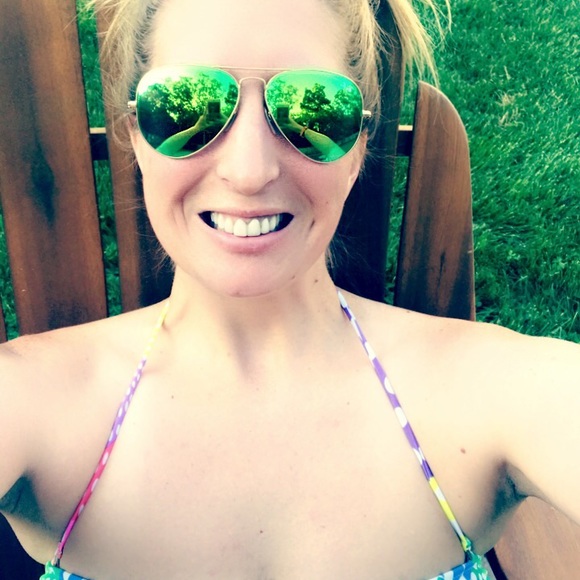 Meet your Posher, Melanie 😘 - Picture 4 of 4